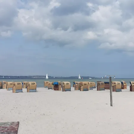 Apartment Kapitaenshaus W11 Laboe